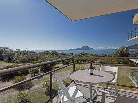 10 'Intrepid' 3 Intrepid Close - Water Views Over Shoal Bay Beach - eAccommodation 0