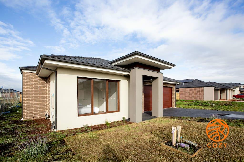 Cranbourne East VIC eAccommodation