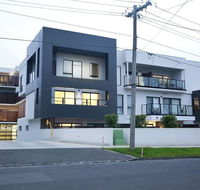 136 Light-filled Homely Box Hill Apt 2Bed2BathFreeParking - eAccommodation