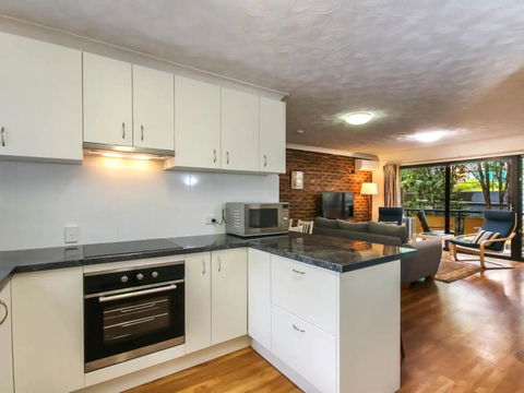 2 Bedroom St Lucia Apartment Close To UQ And CityCat - eAccommodation 1