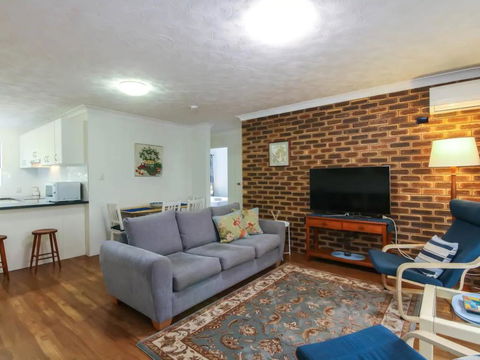2 Bedroom St Lucia Apartment Close To UQ And CityCat - eAccommodation 0