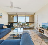 2 Bedroom Top Floor Unit - Ocean Views and Pool - eAccommodation