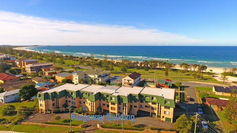 20 Kingsway 3 Bedroom Holiday Apartment - eAccommodation 1