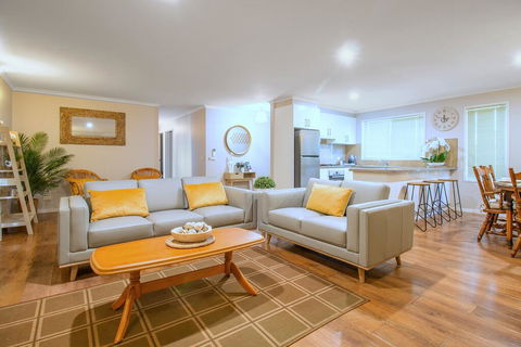 23 Martin Street - eAccommodation 0