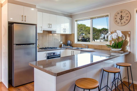 23 Martin Street - eAccommodation 1
