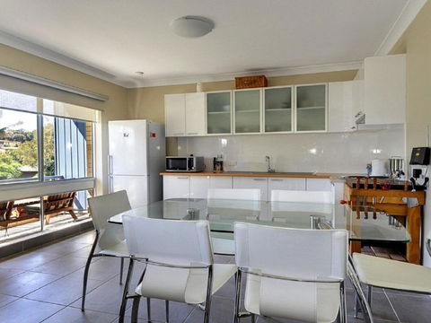 Beachside Getaway - eAccommodation 2