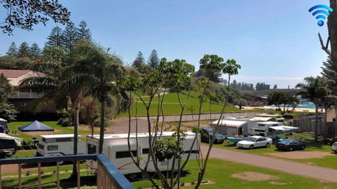 Beachside Getaway - eAccommodation 0