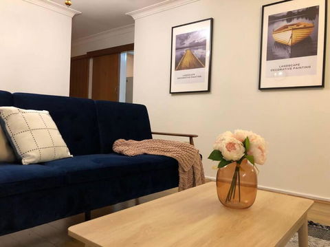 CAMPBELLTOWN HOLIDAY HOME 3 BED + FREE PARKING NCA039 - eAccommodation 4