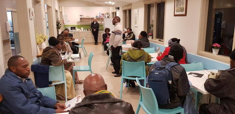 CATALINA Lake-front RETREAT - eAccommodation 4