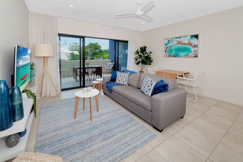 Coastal 2-Bed With Parking & Pool By The Ocean - eAccommodation 0