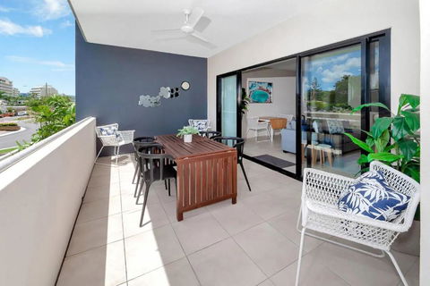 Coastal 2-Bed With Parking & Pool By The Ocean - eAccommodation 4