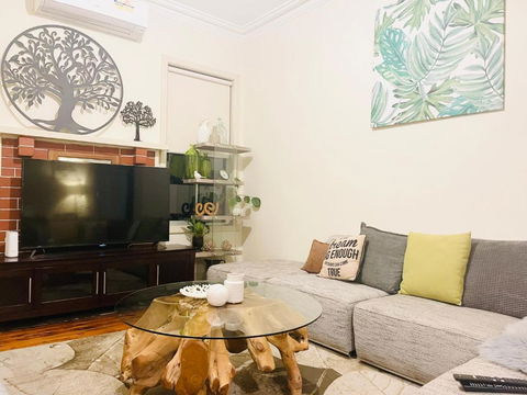 D108 Fantastic Sun Crescent Gathering - eAccommodation 4