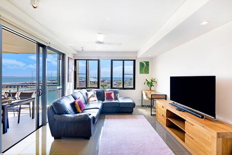 Darwin Waterfront Lagoon Hideaway With Sea Views - eAccommodation 0