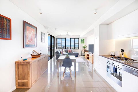 Darwin Waterfront Lagoon Hideaway With Sea Views - eAccommodation 3
