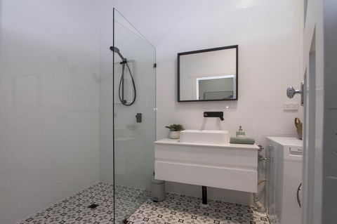 2BR Cottage With Parking Close To Adelaide CBD - eAccommodation 3