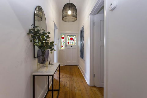 2BR Cottage With Parking Close To Adelaide CBD - eAccommodation 1