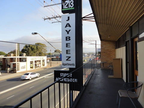 3 BEDROOM APARTMENT ST MARYS - eAccommodation 0