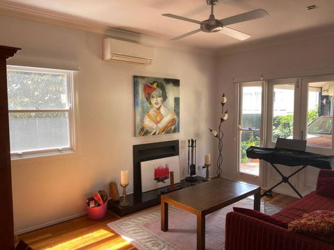 3 Bedroom Character Home Near CBD - eAccommodation 2