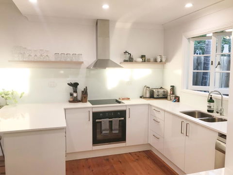 4 Bedroom House - Walk To Southbank - eAccommodation 1