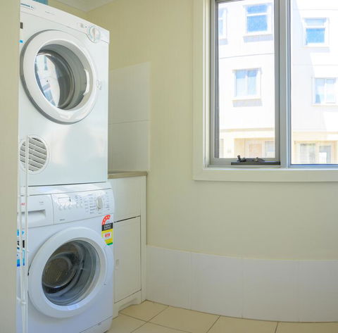 4/1 -5 Saint Kitts Place - eAccommodation 1