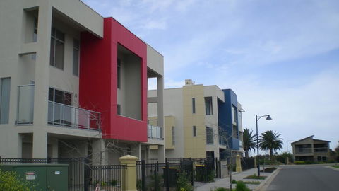 4/1 -5 Saint Kitts Place - eAccommodation 0