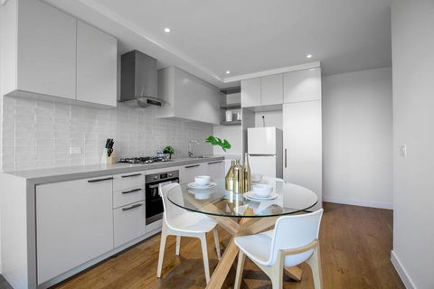 61, Boutique One-bedroom, Boxhill Central, Mall - eAccommodation 2