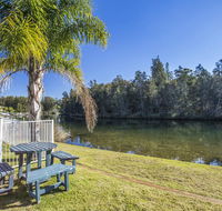 77 Lake Entrance Rd - Waterfront Wonder - eAccommodation