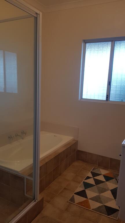 A Better Life Animal Sanctuary FarmStay - Private Two-Bedrooms, Lounge Room & Bathroom & Toilet, Shared Kitchen - eAccommodation 2