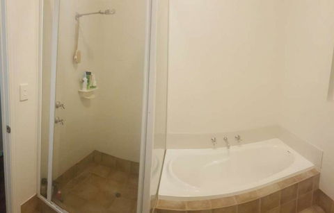 A Better Life Animal Sanctuary FarmStay - Private Two-Bedrooms, Lounge Room & Bathroom & Toilet, Shared Kitchen - eAccommodation 1