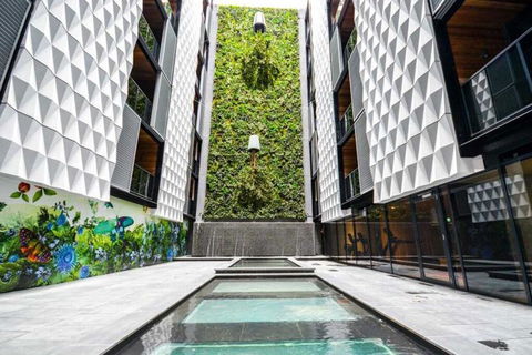 A Central & Cozy 2BR Apt Near Federation Square - eAccommodation 3