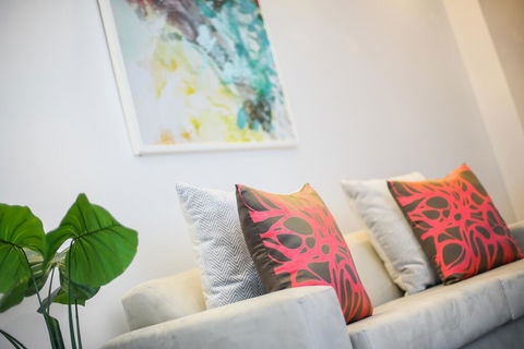 A Comfy & Central 2BR Apt Near Flinders Station - eAccommodation 3