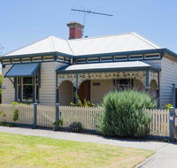 Abaleen House - eAccommodation