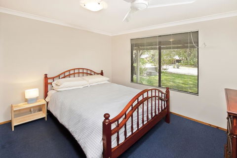 Abbey Beach Shack - eAccommodation 2