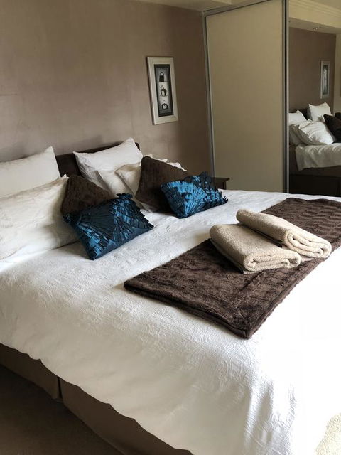 About Time Retreats- Studio Seven - eAccommodation 3