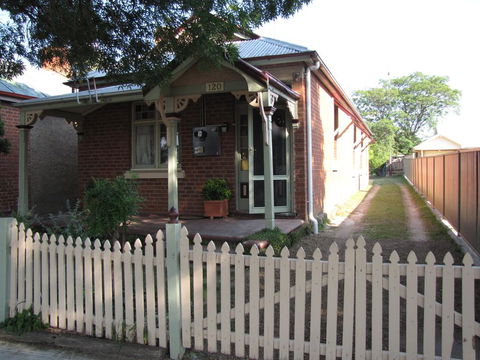 Acacia Cottage On Peel, Bathurst - eAccommodation 2