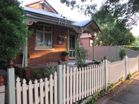 Acacia Cottage On Peel, Bathurst - eAccommodation 1