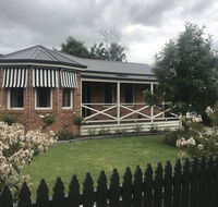 Acacia House - Central Healesville - Yarra Valley - eAccommodation