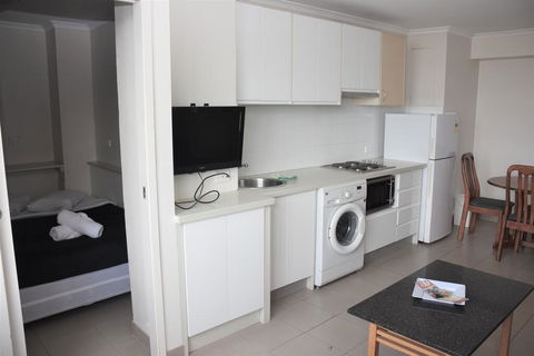Accommodation Sydney City Centre - Hyde Park Plaza 3 Bedroom 1 Bathroom Apartment - eAccommodation 3