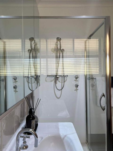 Diamond Lake Escape - eAccommodation 2