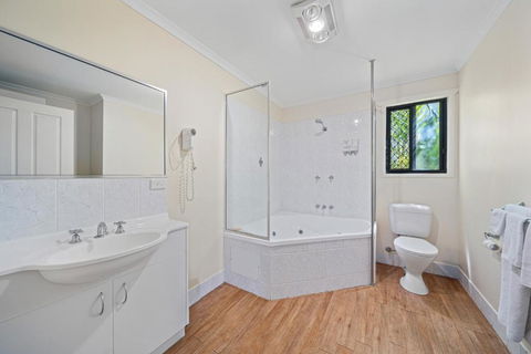 Emerald Motel Apartments - eAccommodation 3