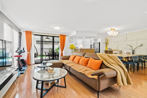 Equitice Autumn Moonlight Villa - eAccommodation 0