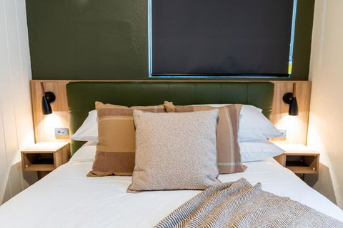 Eyre Hotel - eAccommodation 1