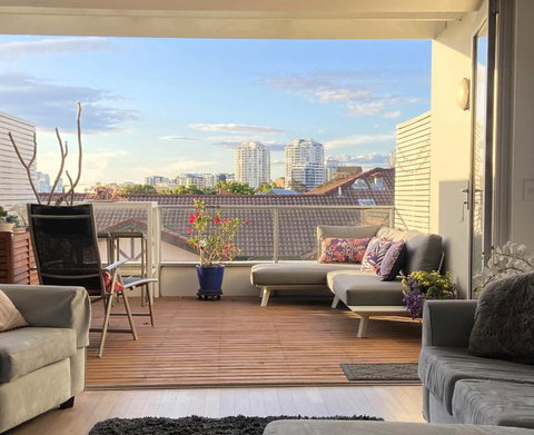 Fab Penthouse Near Bondi / Bronte, Shops & Bars - eAccommodation 0