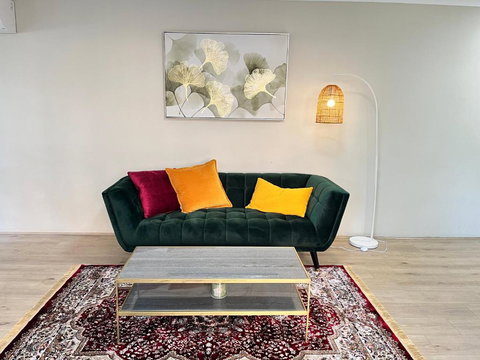 Fabulous 2 Bedroom Apartment, Secured Free Parking - eAccommodation 2