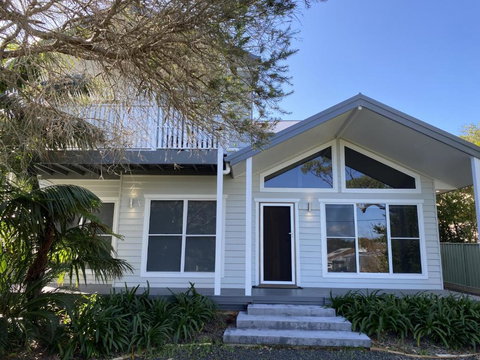 FAIR11W - Fairlight House - eAccommodation 0