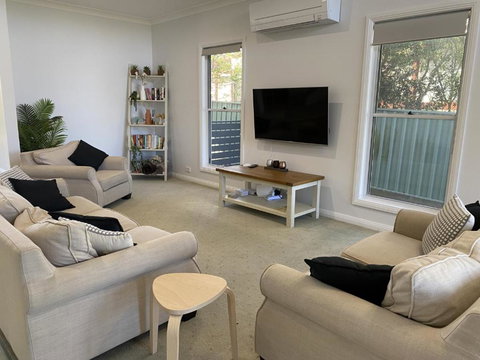 FAIR11W - Fairlight House - eAccommodation 1