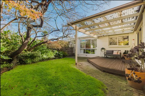 Family Friendly Art Deco Garden Patio WiFi WFH - eAccommodation 0