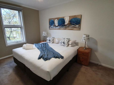 Garden Oasis 3 Bedroom Apt - eAccommodation 3