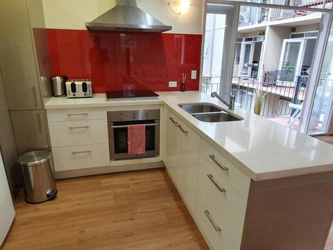 Garden Oasis 3 Bedroom Apt - eAccommodation 2