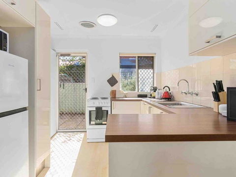 Getaway Villa 2br, Sleeps 4, Near Beach - eAccommodation 3